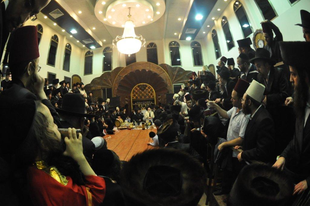 שמחת פורים בבני-ברק: ה'טישים' בחצרות חסידים