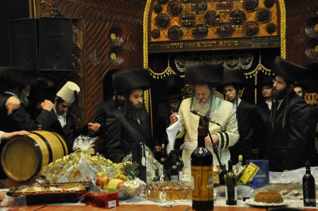 שמחת פורים בבני-ברק: ה'טישים' בחצרות חסידים