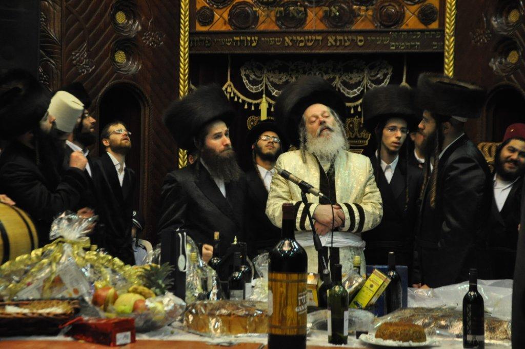 שמחת פורים בבני-ברק: ה'טישים' בחצרות חסידים