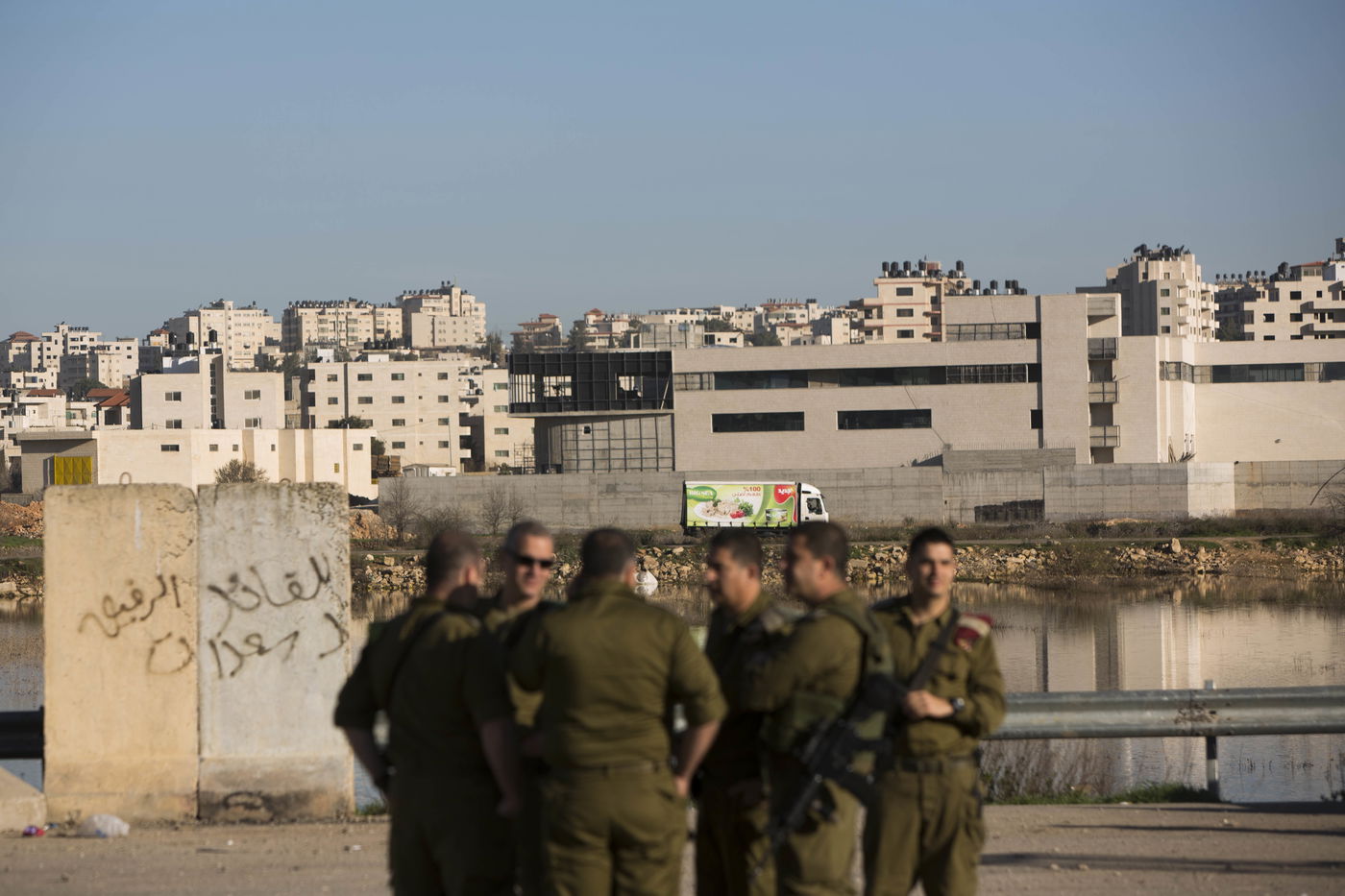 תיעוד: הרמטכ"ל גנץ ביקר במוקדי העימות עם הפלסטינים