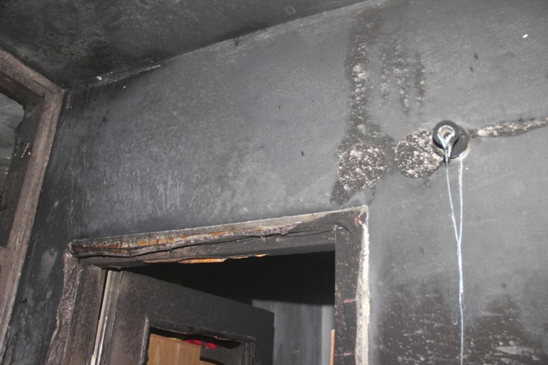 צפו: הבית נשרף, תמונת הרב לא נפגעה