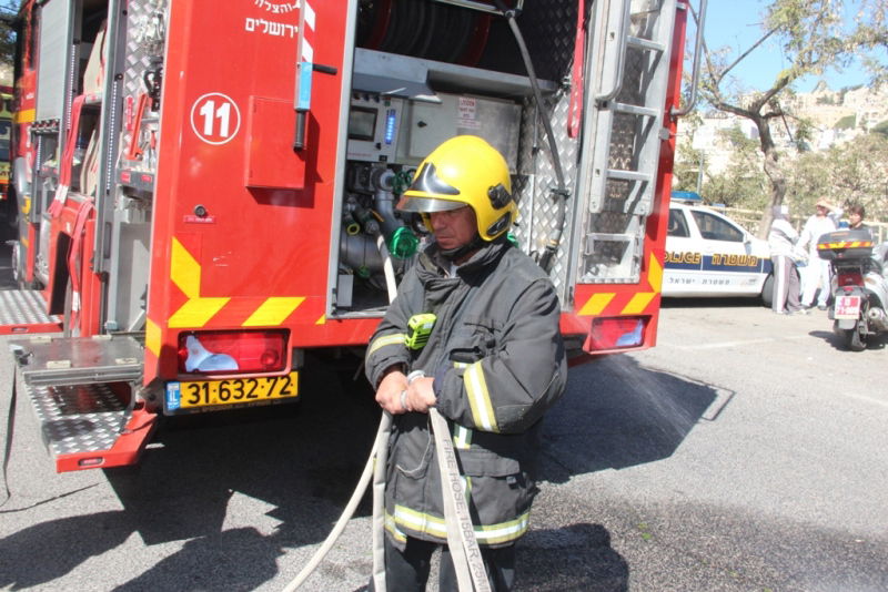 צפו: הבית נשרף, תמונת הרב לא נפגעה