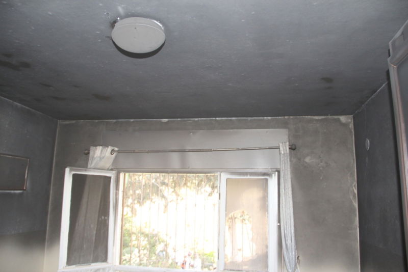 צפו: הבית נשרף, תמונת הרב לא נפגעה