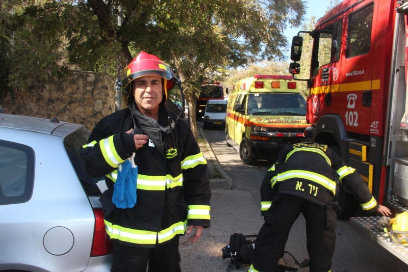 צפו: הבית נשרף, תמונת הרב לא נפגעה