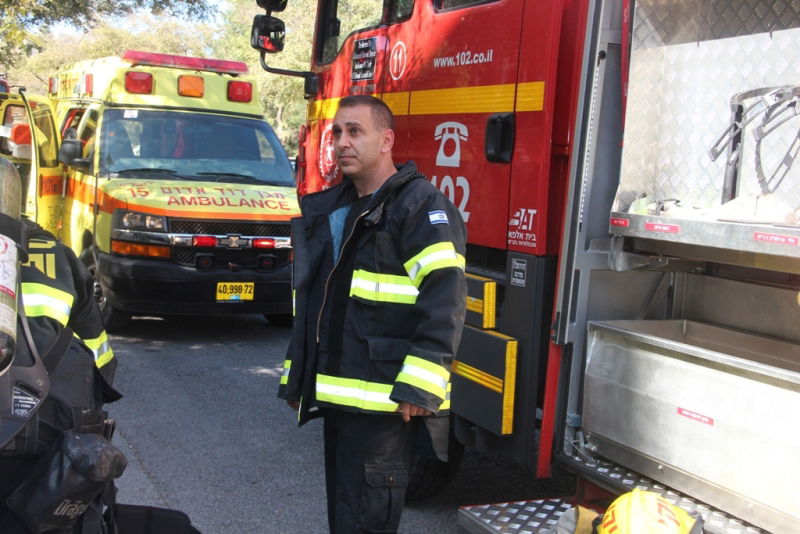 צפו: הבית נשרף, תמונת הרב לא נפגעה