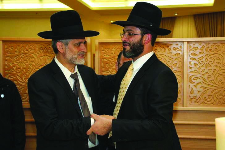 אלי ישי מאחל מזל-טוב לנתי לסרי