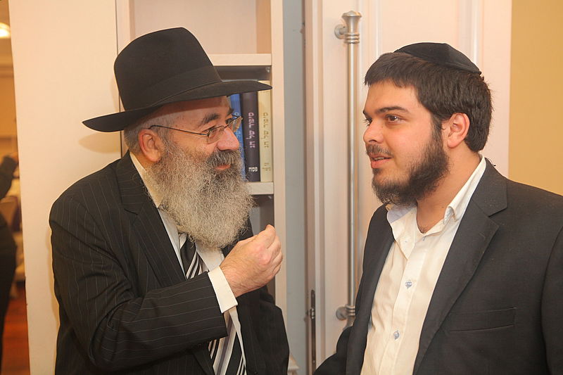 צפו: השבועון של חב"ד חגג את הגליון ה-1500