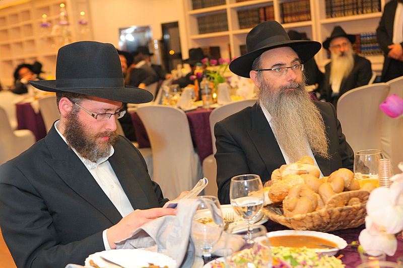 צפו: השבועון של חב"ד חגג את הגליון ה-1500