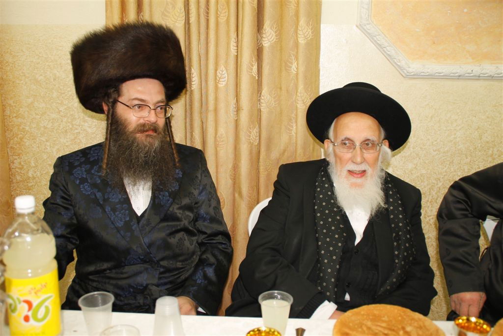 צפו: בר מצווה בחסידות קאמרנא