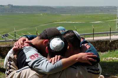 תוכן גולשים: כולנו בני איש אחד