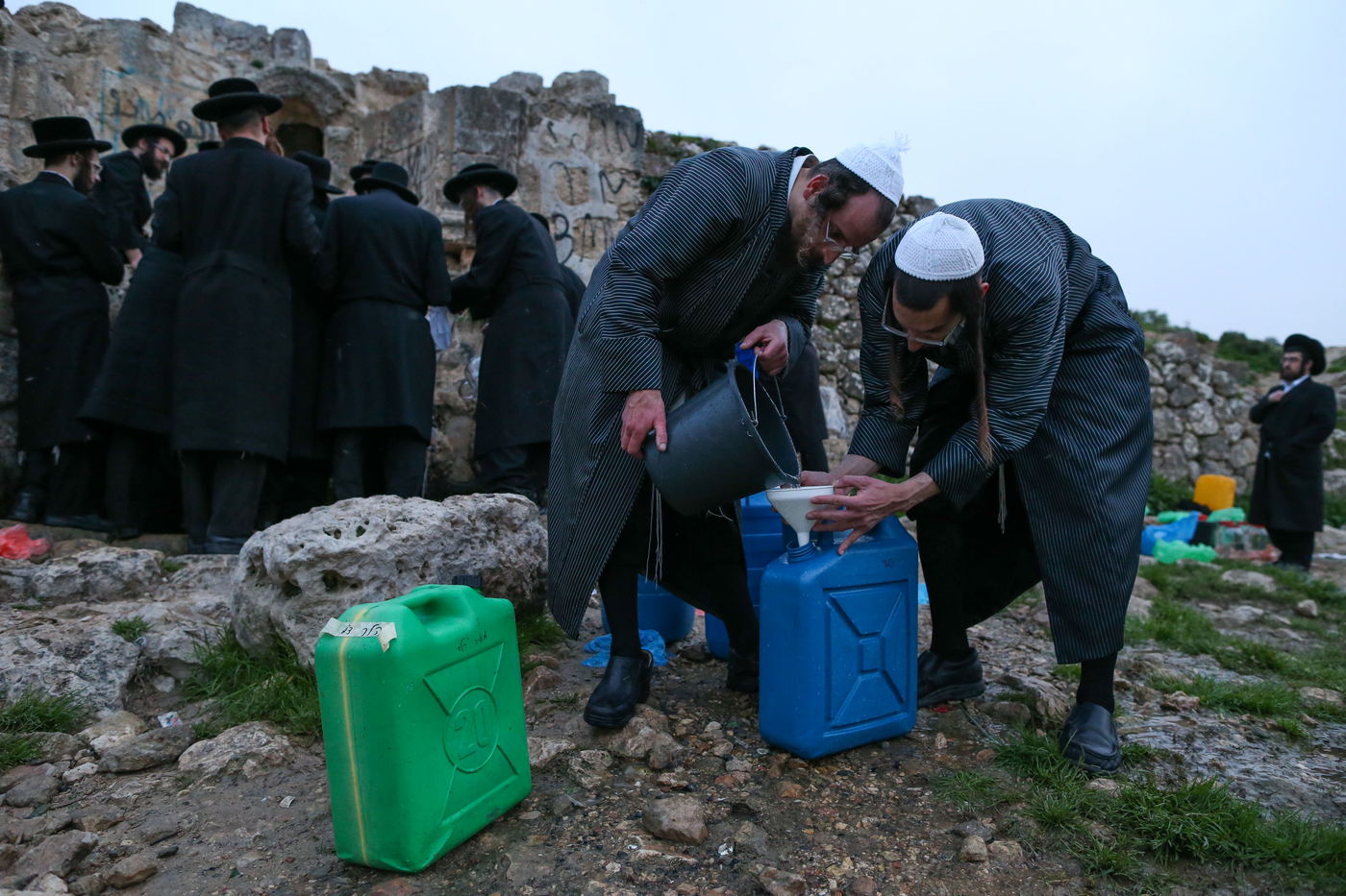 תיעוד מיוחד: שאיבת "מים שלנו" לקראת חג הפסח