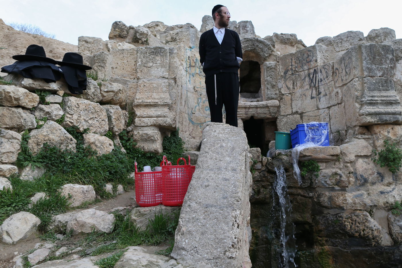 תיעוד מיוחד: שאיבת "מים שלנו" לקראת חג הפסח