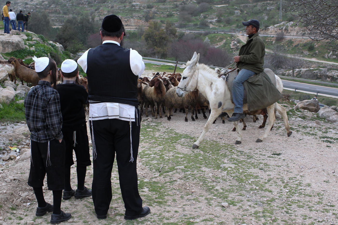 תיעוד מיוחד: שאיבת "מים שלנו" לקראת חג הפסח