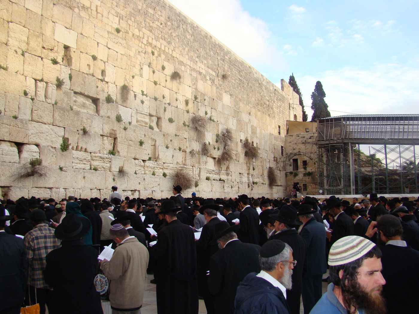 צפו: תפילה לרפואת הרב יוסף