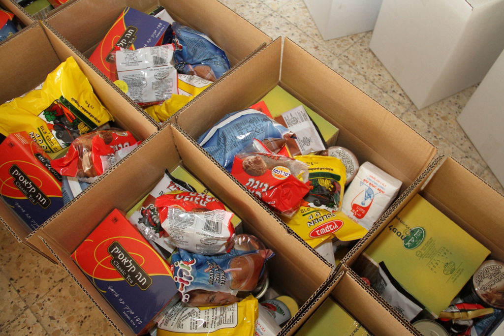 תיעוד: כך נערכים ל"קמחא דפסחא"