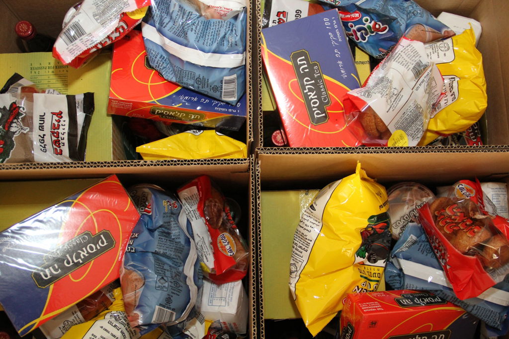 תיעוד: כך נערכים ל"קמחא דפסחא"