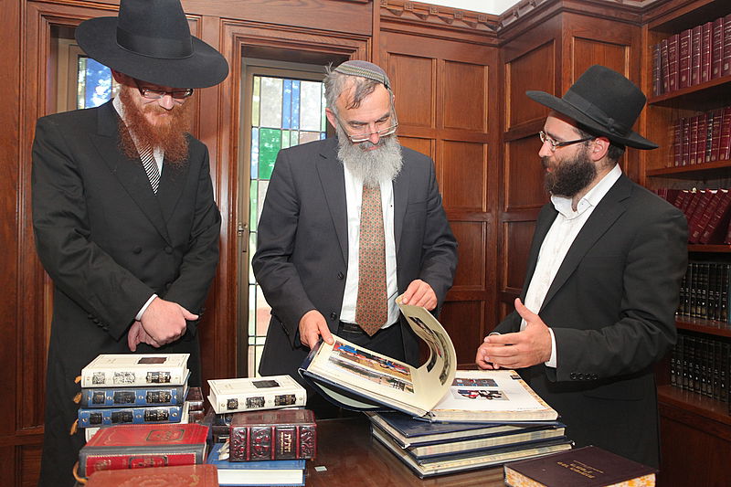 "התפילה בחדר הרבי מרוממת"