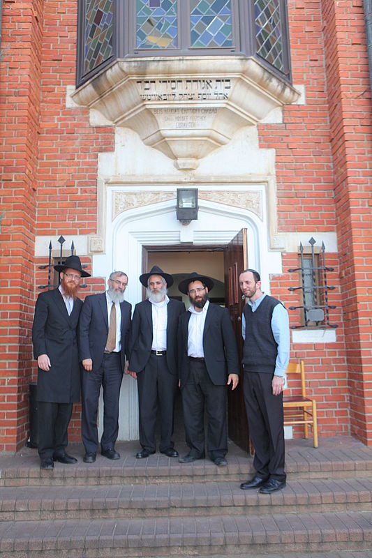 "התפילה בחדר הרבי מרוממת"