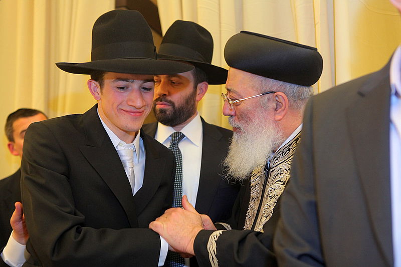 החתן עם הגר"ש עמאר