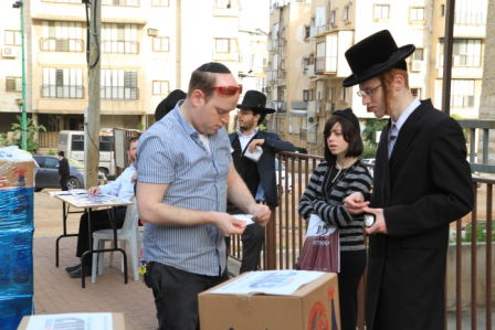 תנועת טוב חילקה אלפי סלים לכבוד פסח