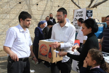 תנועת טוב חילקה אלפי סלים לכבוד פסח