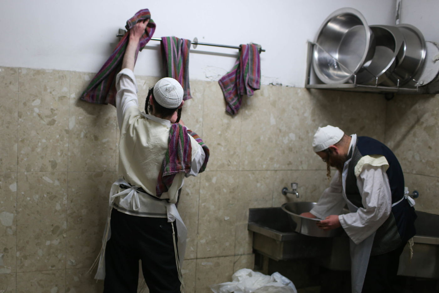 כך אופים מצות בהידור • גלריה