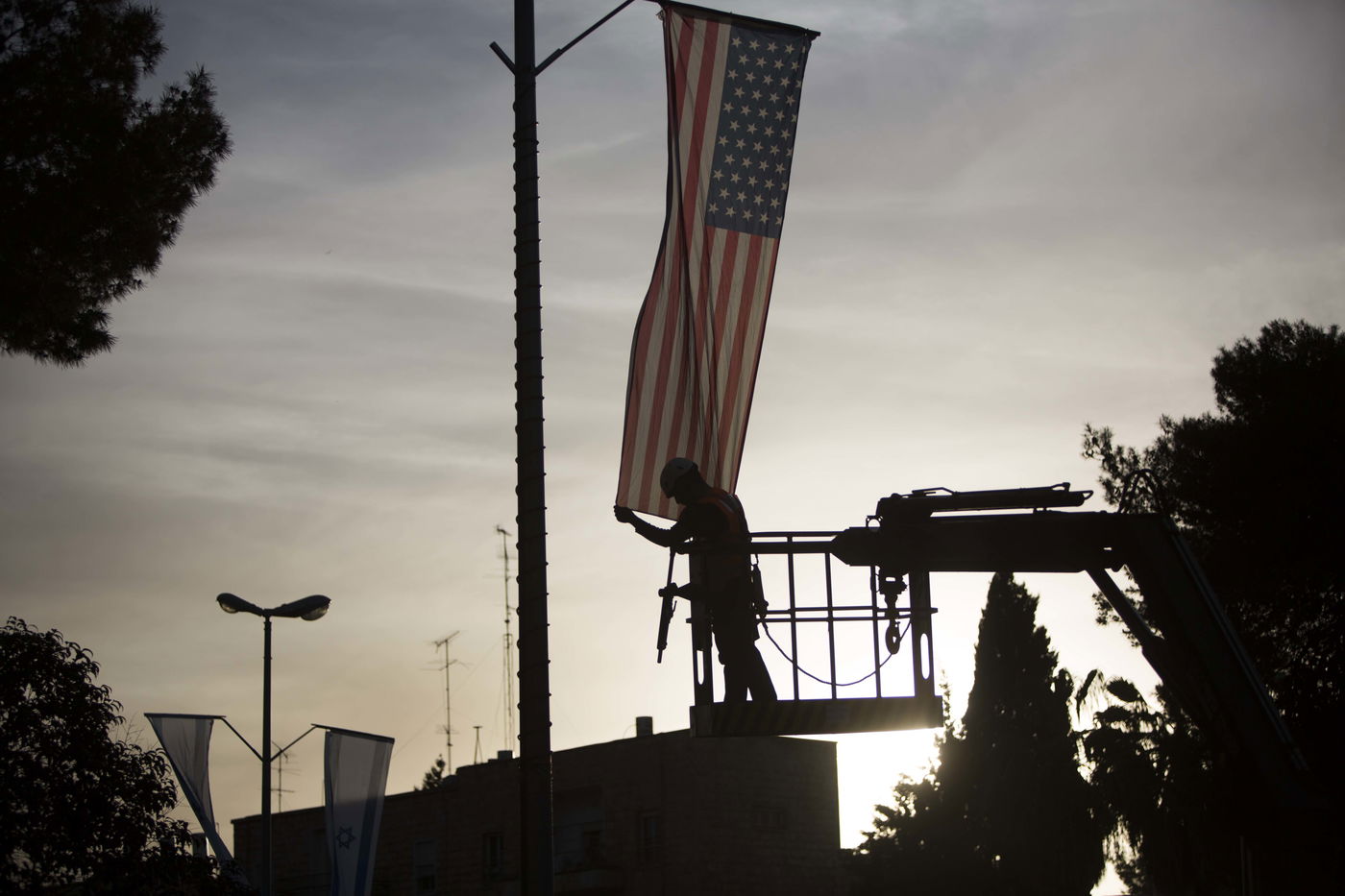 מתכוננים לאובמה: דגלים בירושלים, כיפת ברזל בנתב"ג
