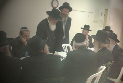 גוש רבני נגד הגוש הפוליטי?רבנים דתיים לאומיים וחרדים נועדו