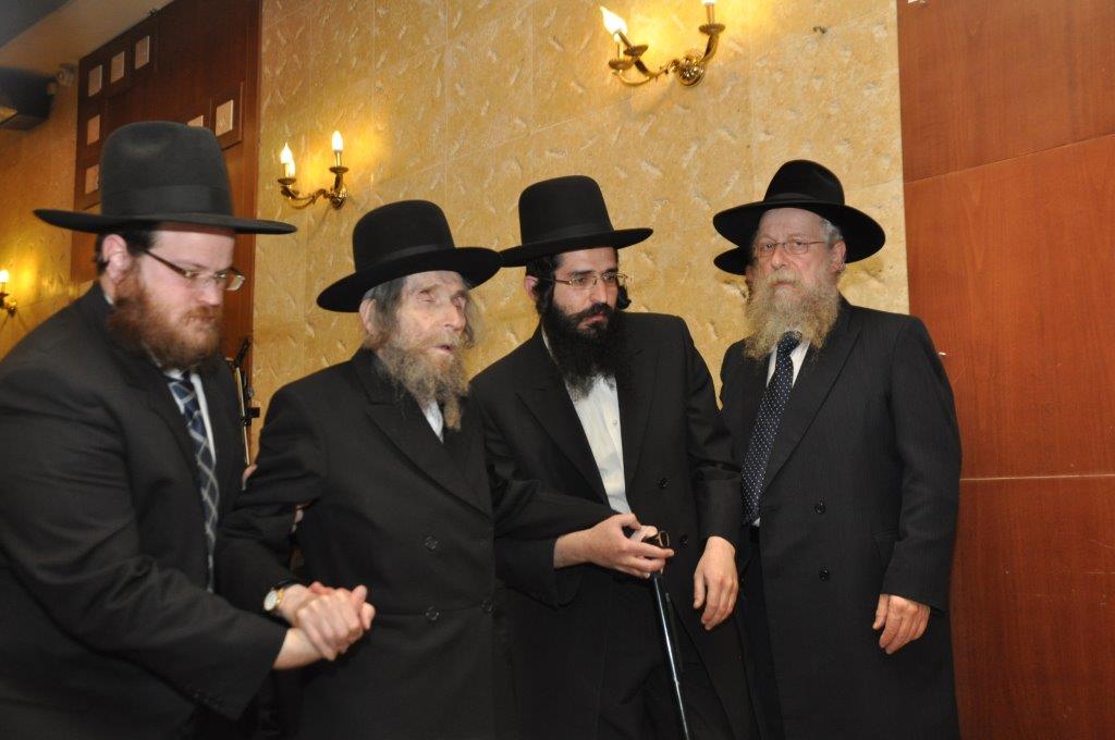 הרב שטיינמן זעק: "רוצים להחריב את עולם התורה"