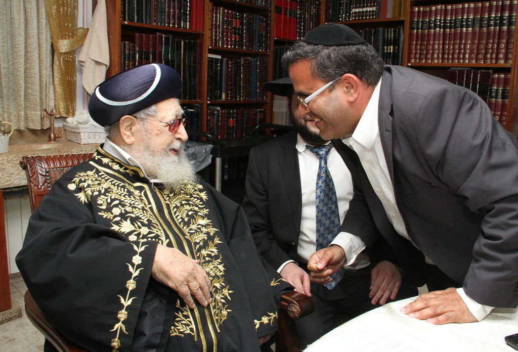 צפו: אנשי 'יום ליום' עלו לבית הרב עובדיה יוסף