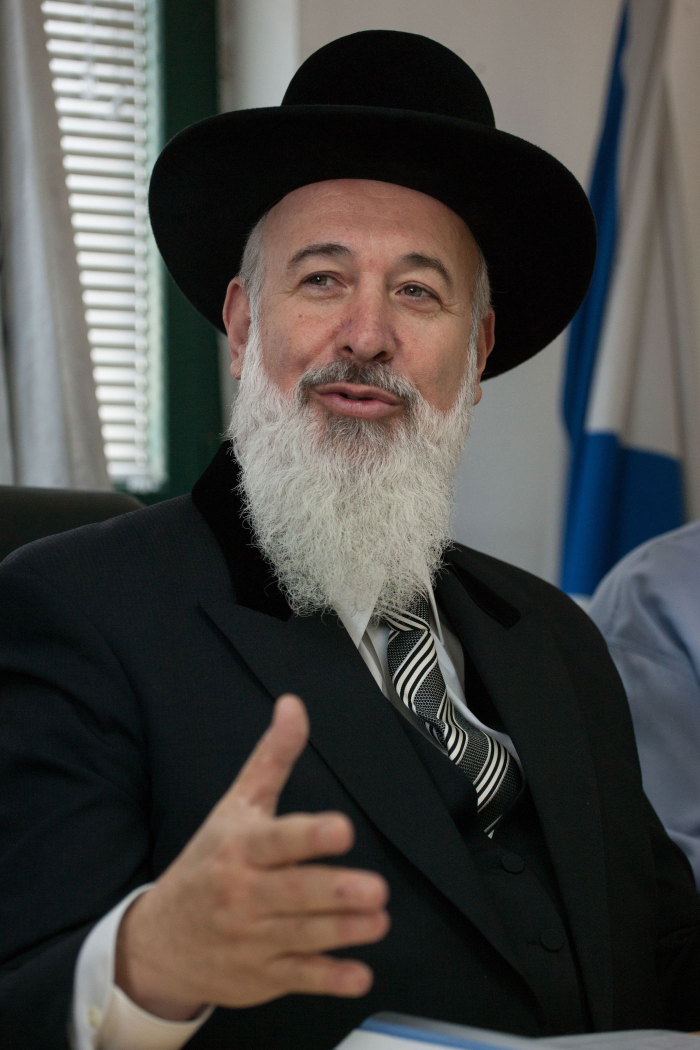 הרבנים הראשיים מכרו את החמץ של ישראל • תמונות