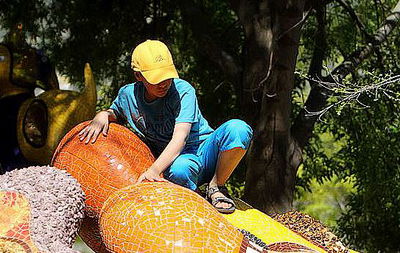 חול המועד: אלפים יצאו לבלות בפארקים • צפו בגלריה