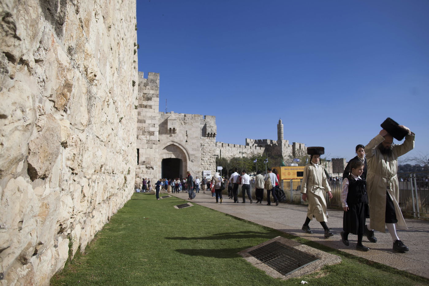 חול המועד: אלפים יצאו לבלות בפארקים • צפו בגלריה