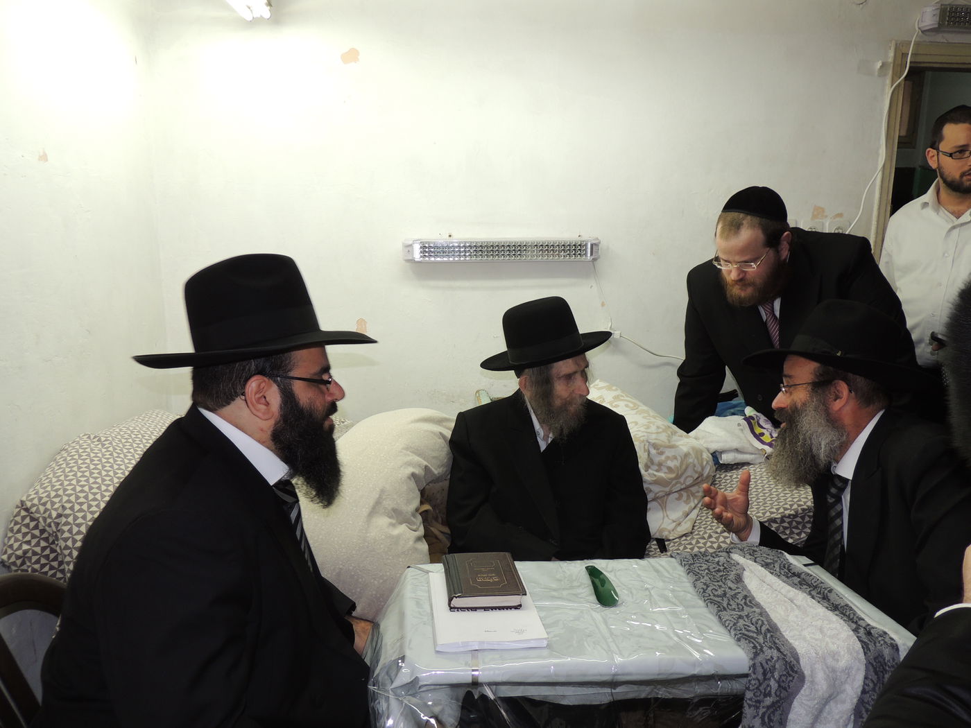 הגראי"ל לראש העיר: "בני ברק נקייה גם מעבירות?"