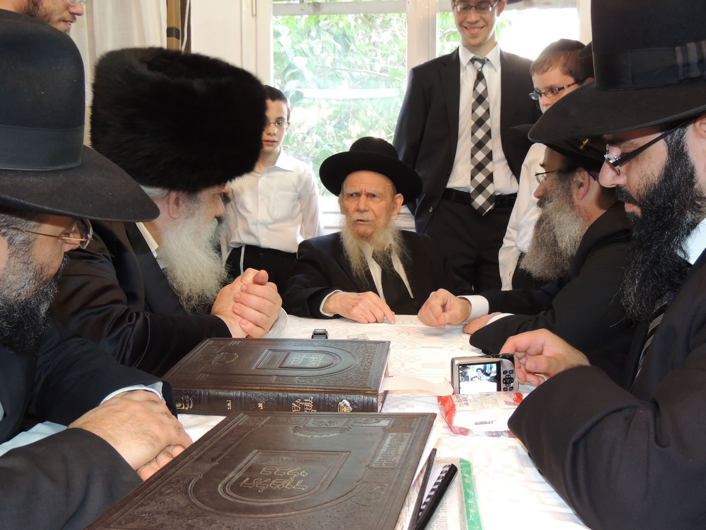 הגראי"ל לראש העיר: "בני ברק נקייה גם מעבירות?"