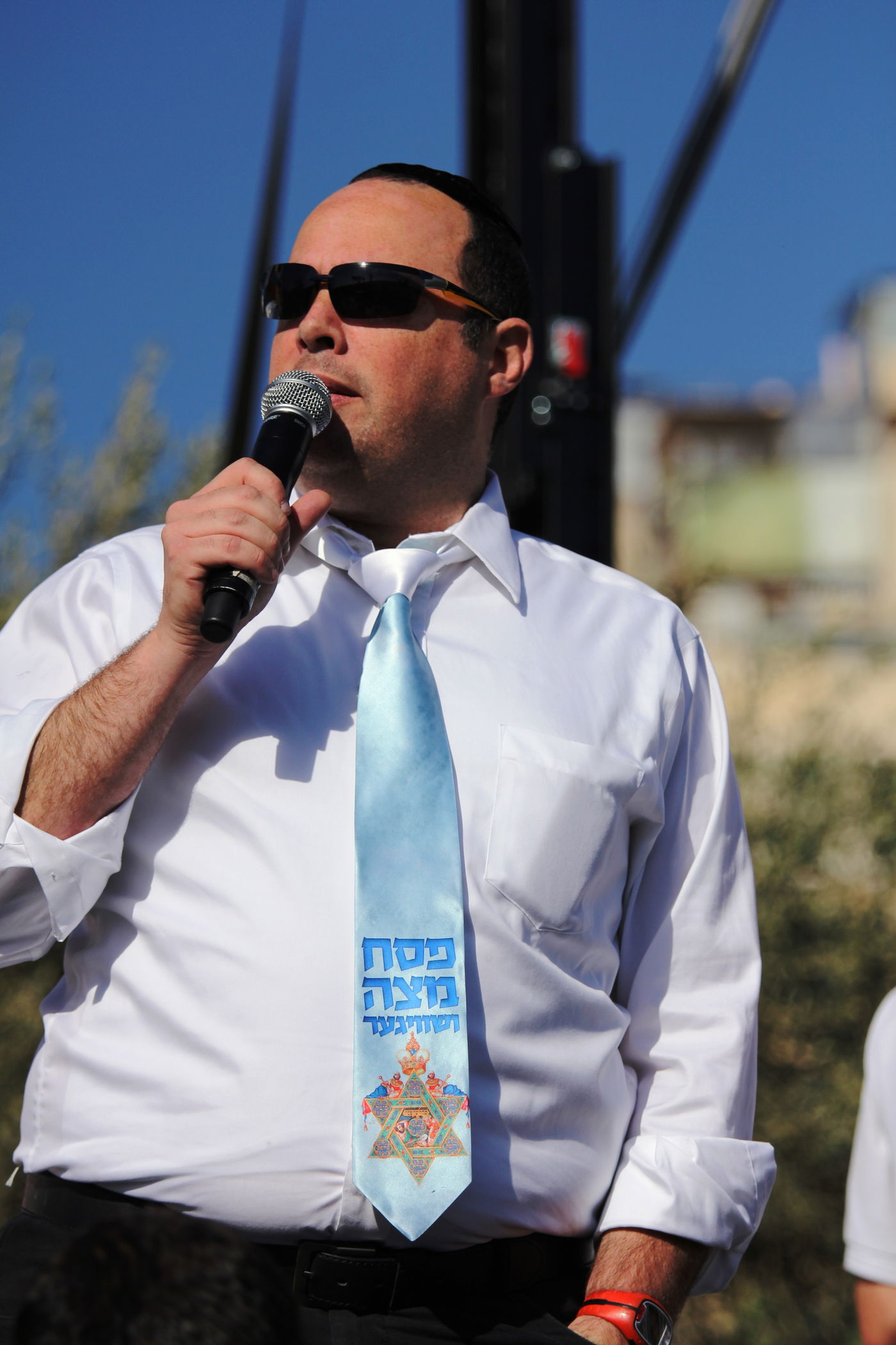 תיעוד ראשון: אלפים חוגגים בחברון