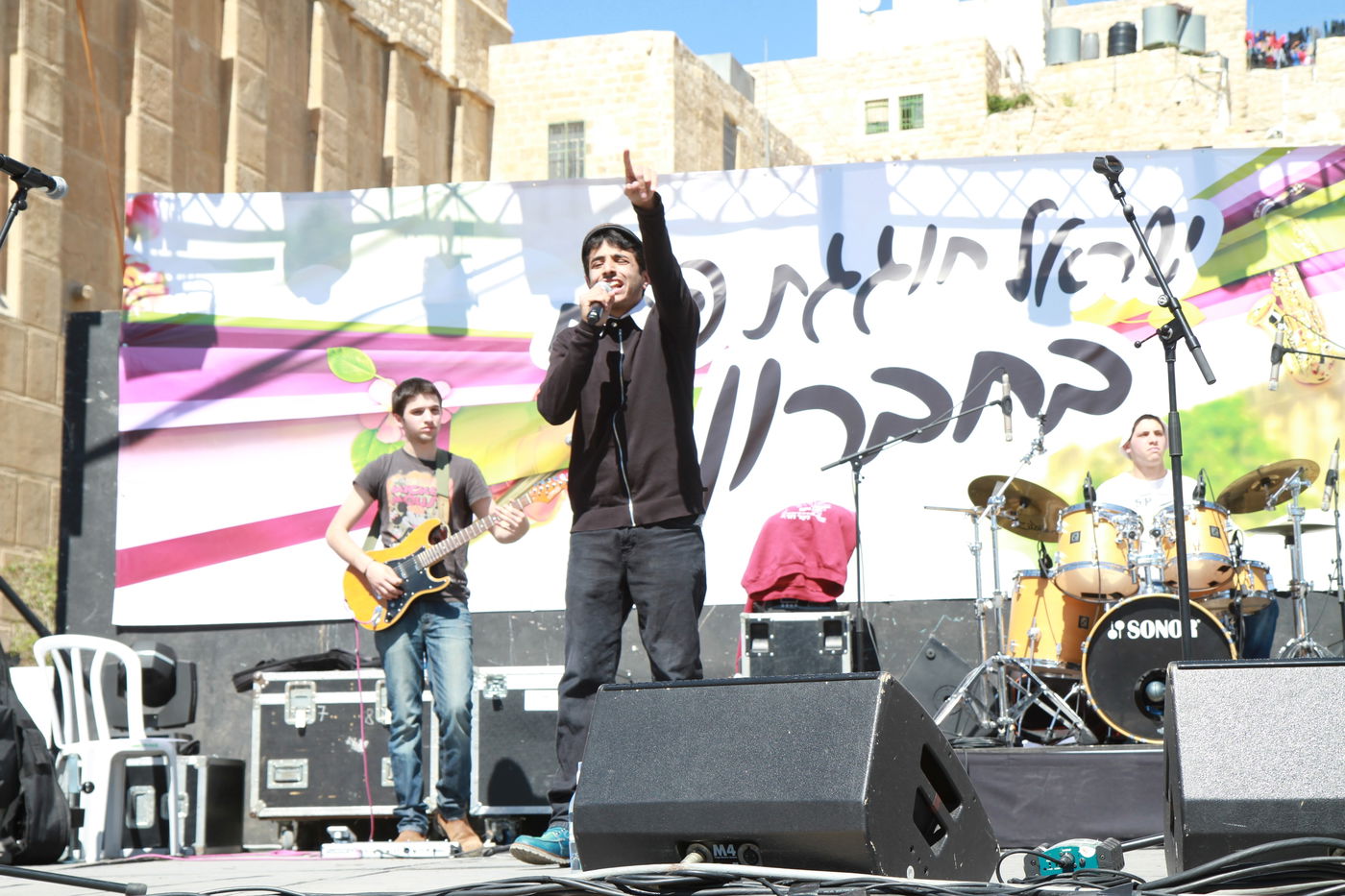 תיעוד ראשון: אלפים חוגגים בחברון