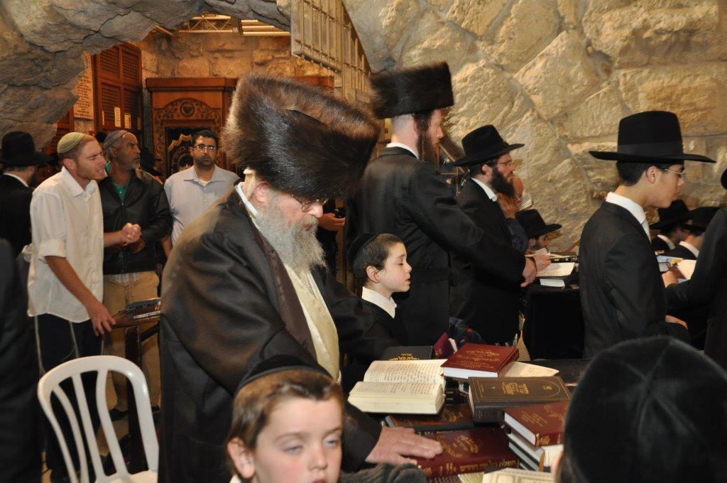 עליה המונית לרגל: לילה של תפילות בכותל המערבי