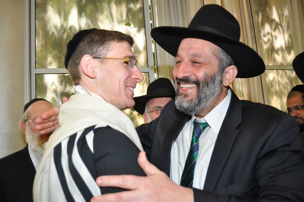 אריה דרעי מאחל "מזל טוב"