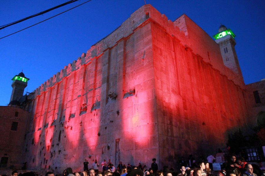 למעלה מ-50,000 איש עלו לחברון בחג הפסח • גלריה