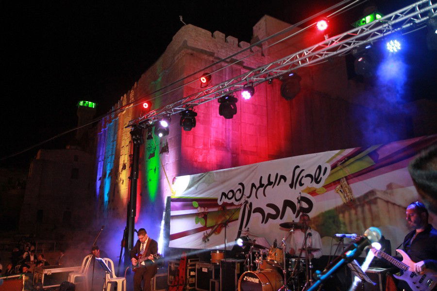 למעלה מ-50,000 איש עלו לחברון בחג הפסח • גלריה