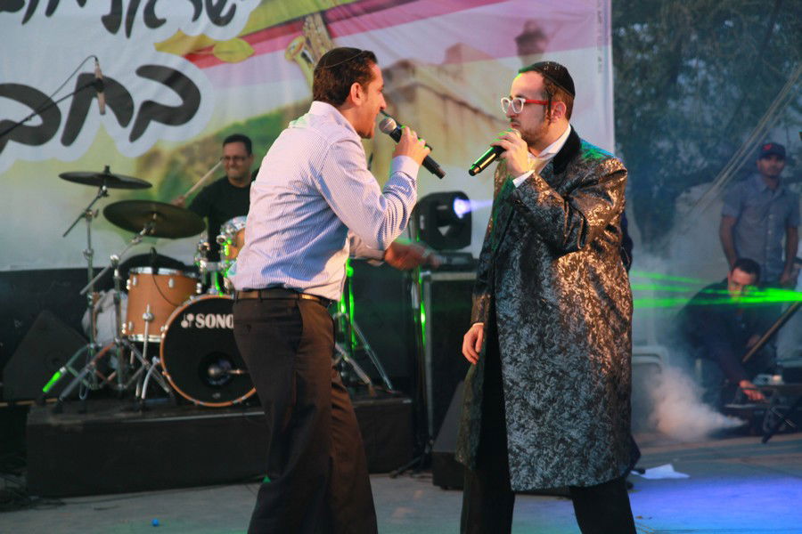 למעלה מ-50,000 איש עלו לחברון בחג הפסח • גלריה