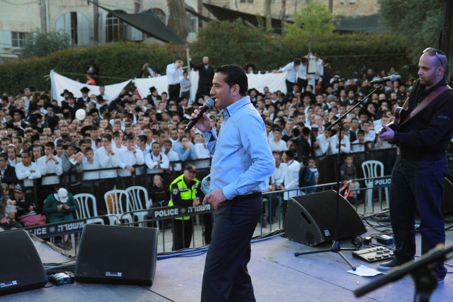 למעלה מ-50,000 איש עלו לחברון בחג הפסח • גלריה