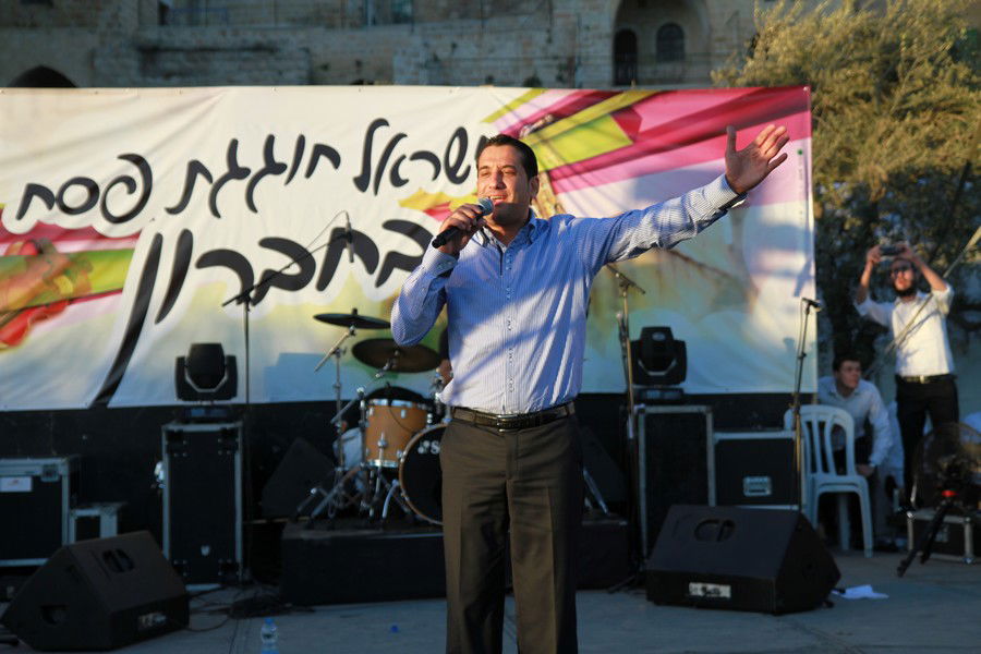 למעלה מ-50,000 איש עלו לחברון בחג הפסח • גלריה