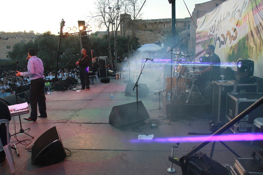 למעלה מ-50,000 איש עלו לחברון בחג הפסח • גלריה