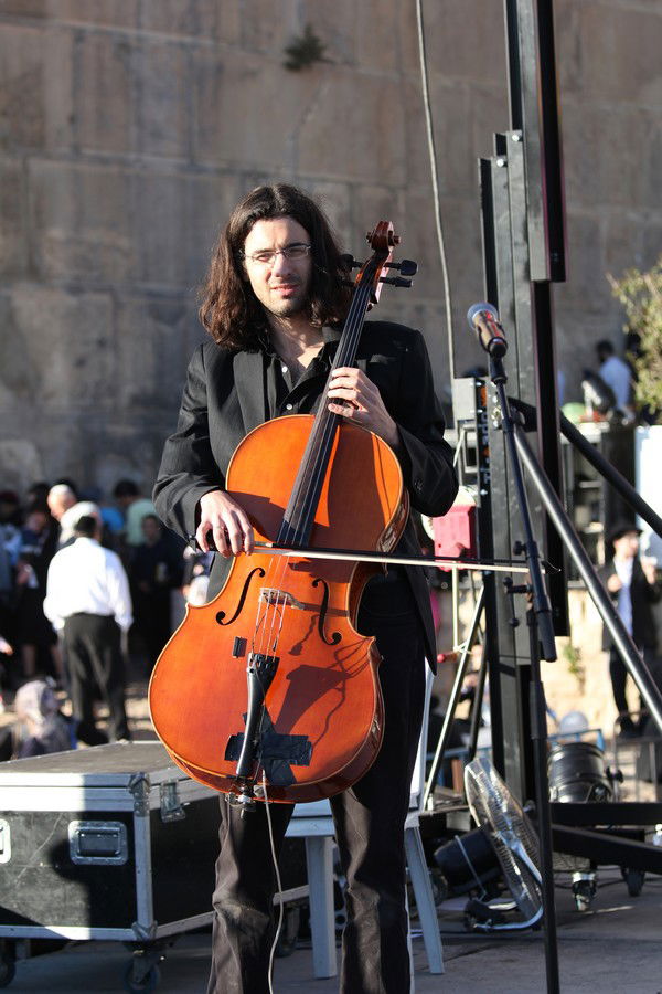 למעלה מ-50,000 איש עלו לחברון בחג הפסח • גלריה