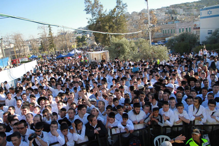 למעלה מ-50,000 איש עלו לחברון בחג הפסח • גלריה
