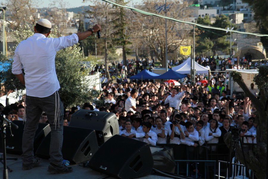 למעלה מ-50,000 איש עלו לחברון בחג הפסח • גלריה