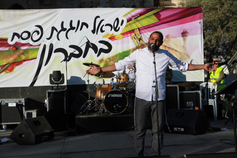 למעלה מ-50,000 איש עלו לחברון בחג הפסח • גלריה