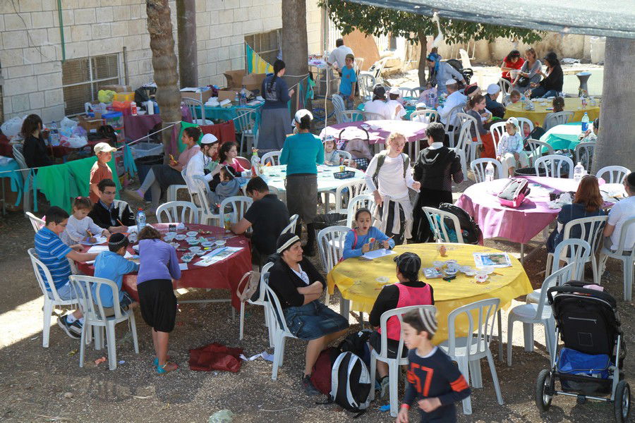 למעלה מ-50,000 איש עלו לחברון בחג הפסח • גלריה